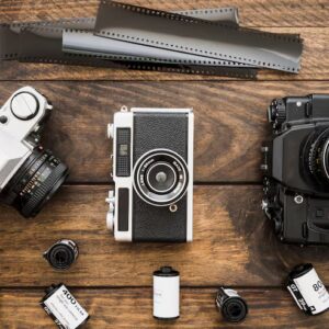 Cameras (DSLR / Mirrorless / Cinema)